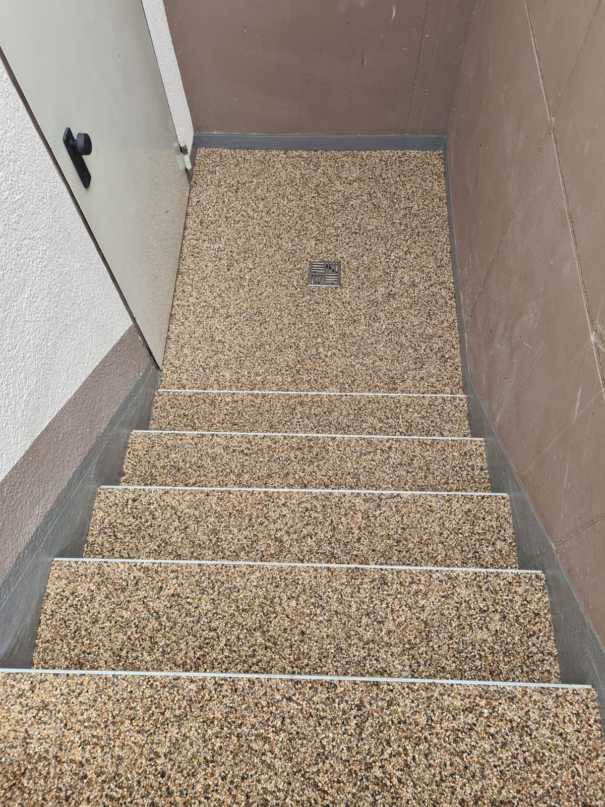 M. Koc Bodenbeschichtungen – Steinteppich und Treppendesign, Bild 2 von 3